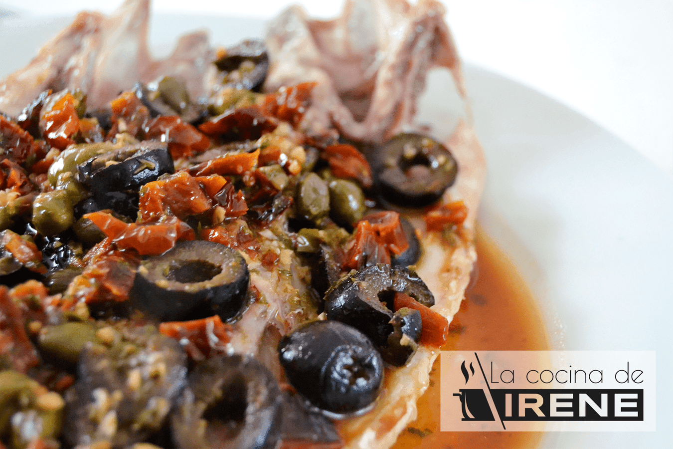 Lubina al horno con tomates secos y aceitunas