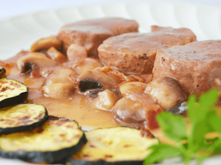 Solomillo de cerdo con champiñones