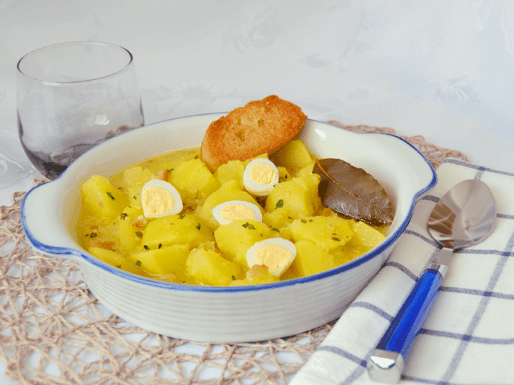 Patatas guisadas con almendras