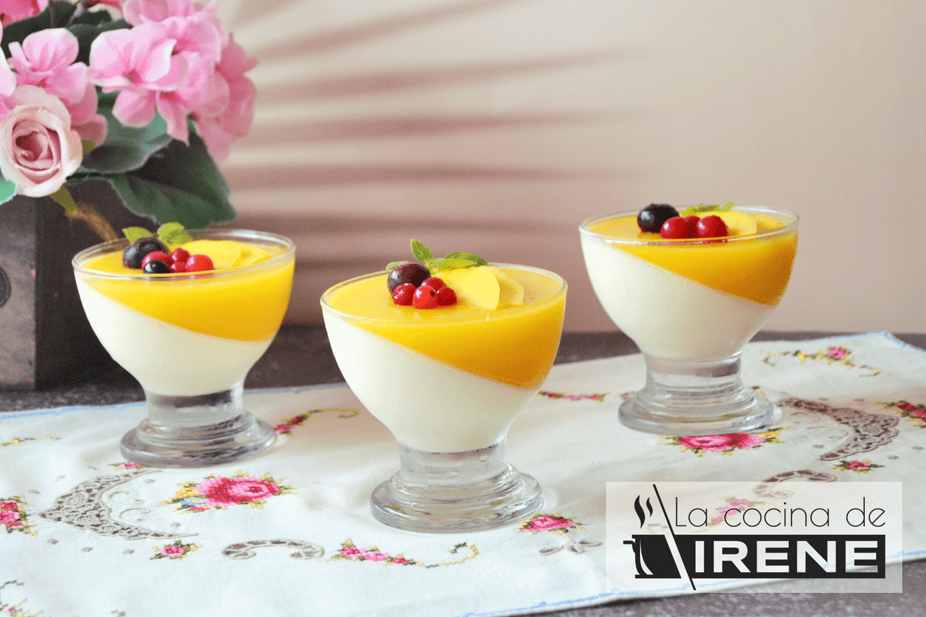 Panna cotta de queso y mango