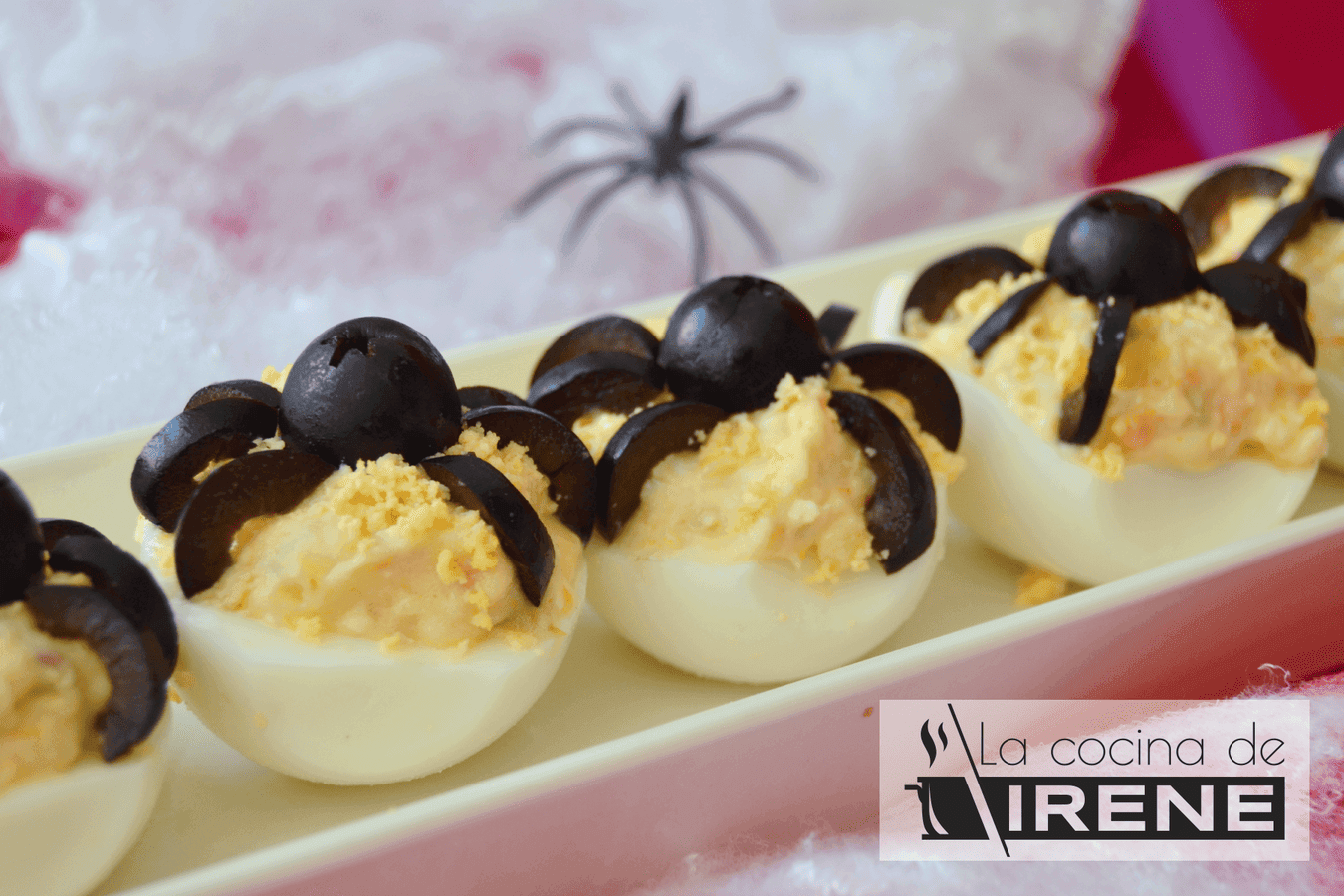 Huevos terroríficos rellenos