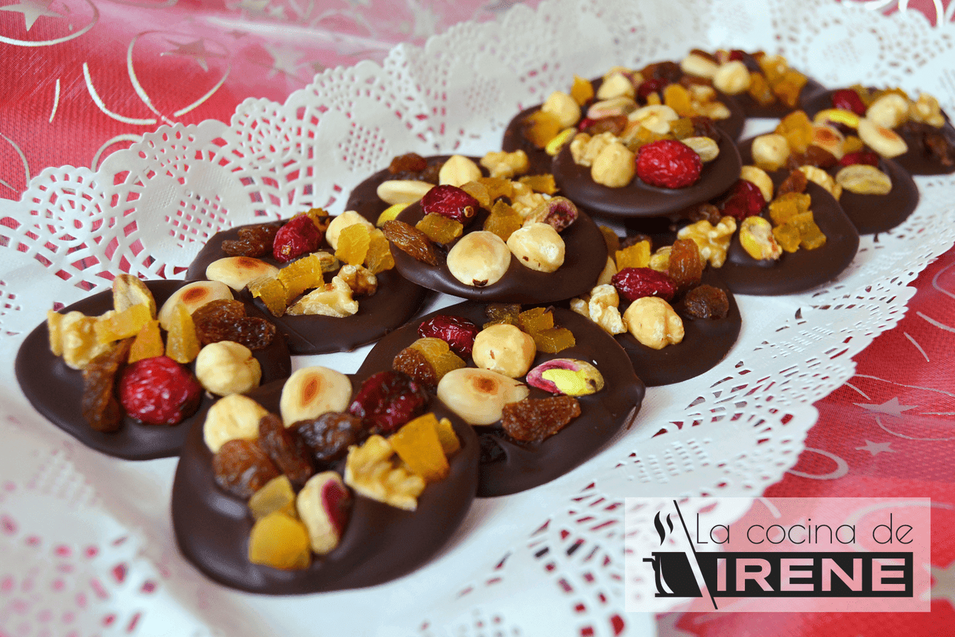 Discos de chocolate y frutos secos