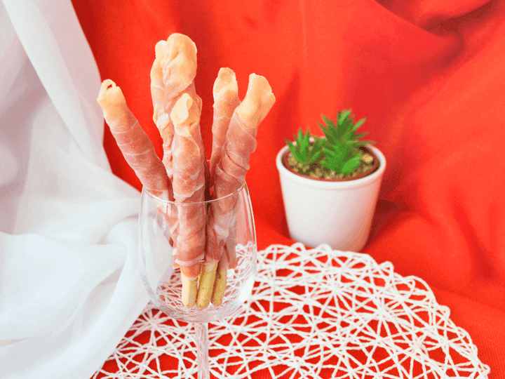 Palitos con jamón serrano