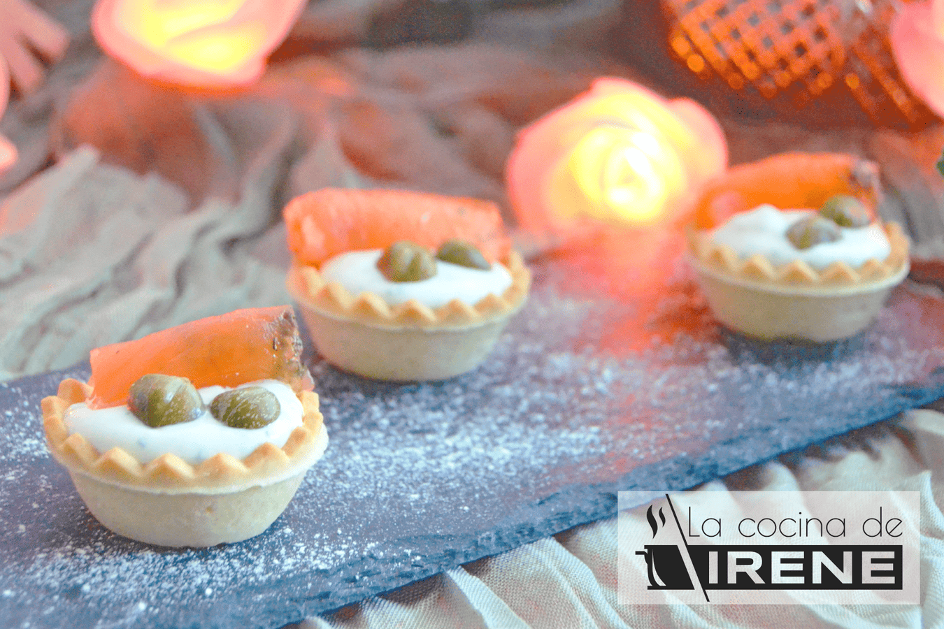 Mini tartaletas de salmón y crema de queso a las finas hierbas