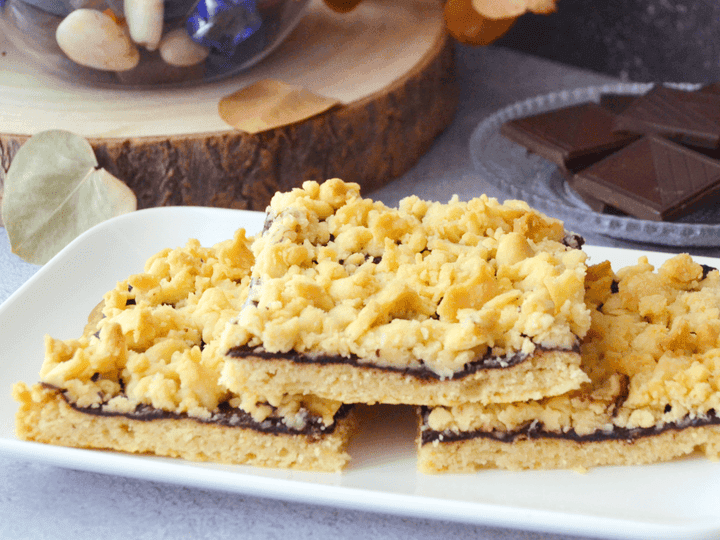 Coca de mollitas con chocolate