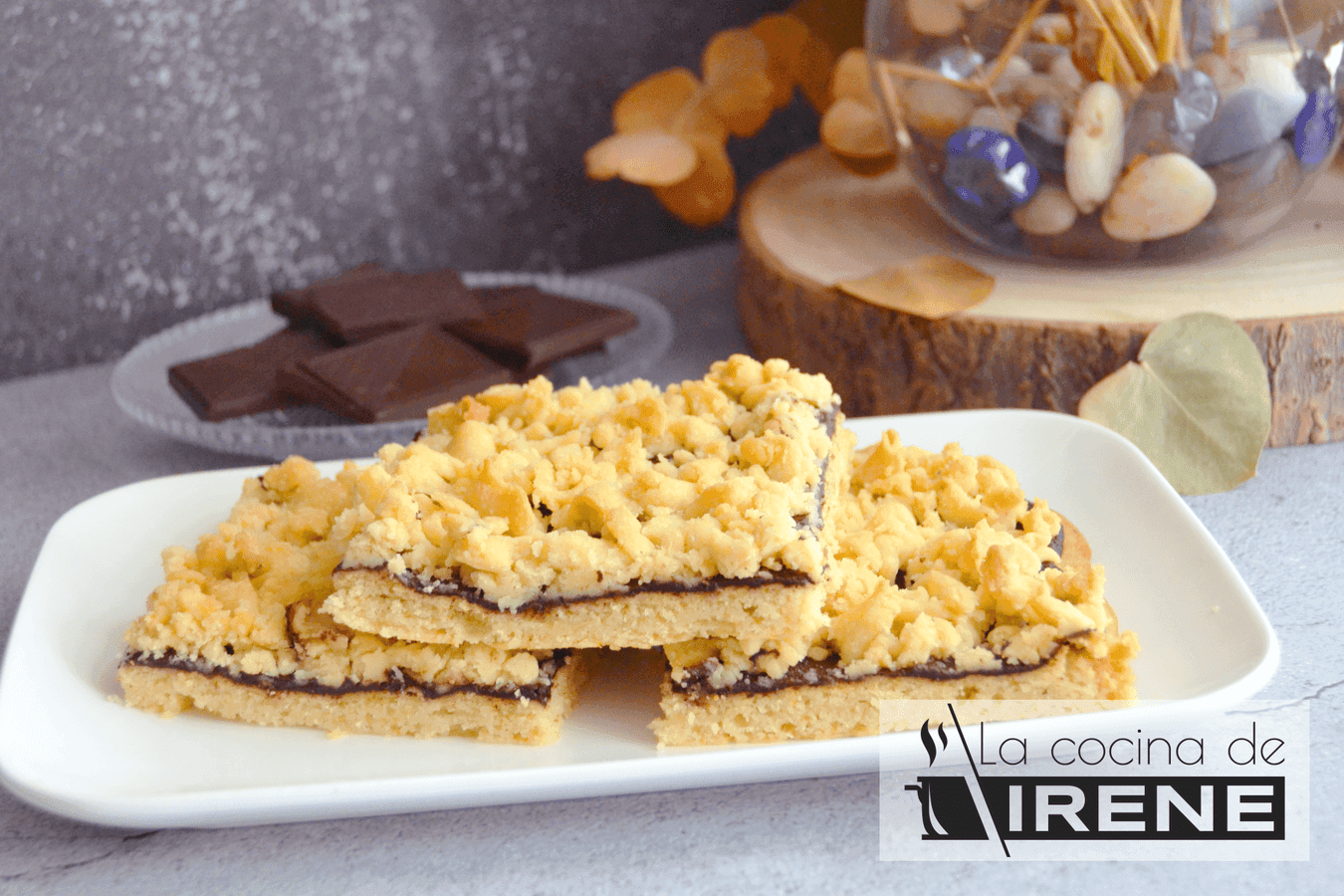 Coca de mollitas con chocolate