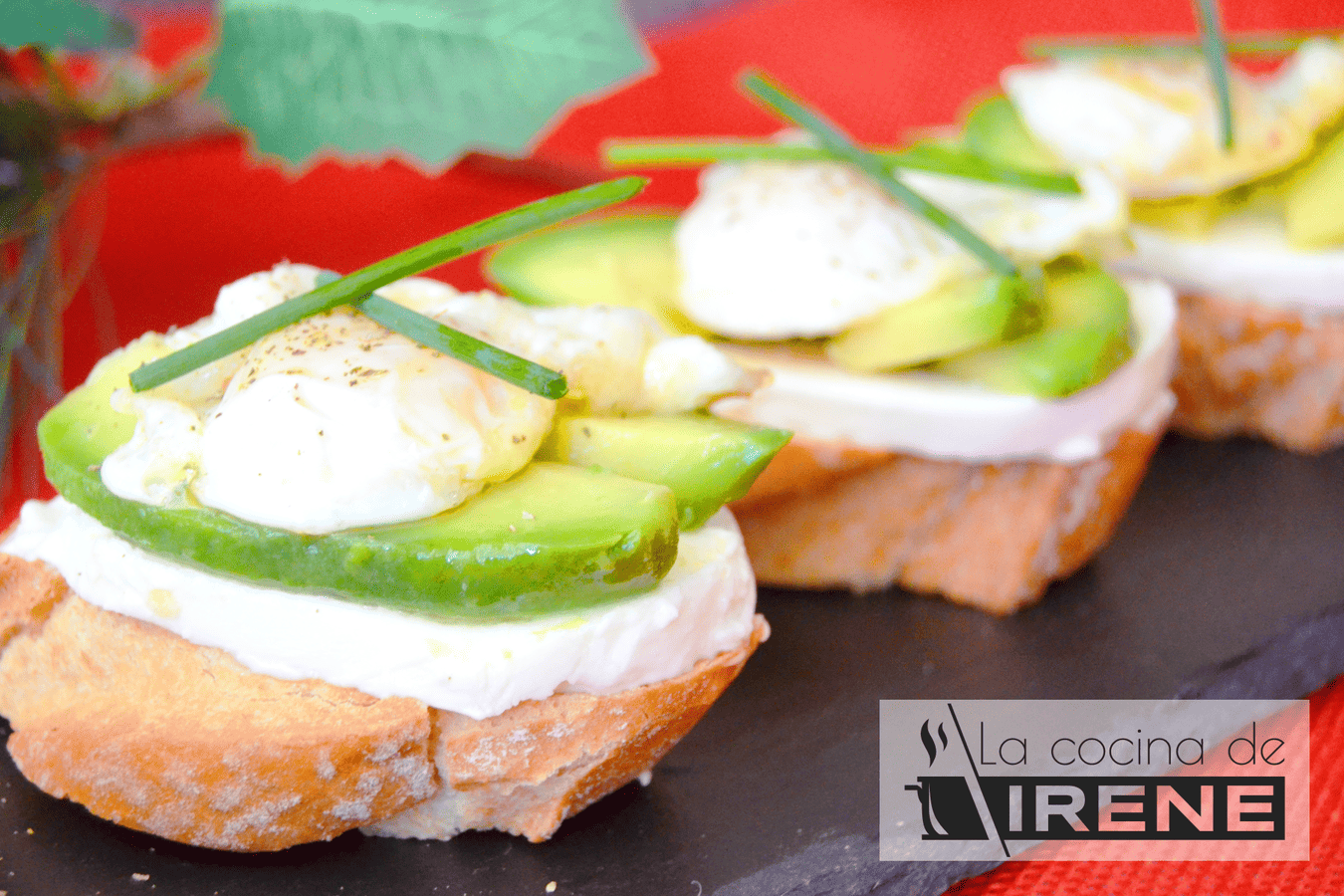 Pinchos de queso de cabra y aguacate