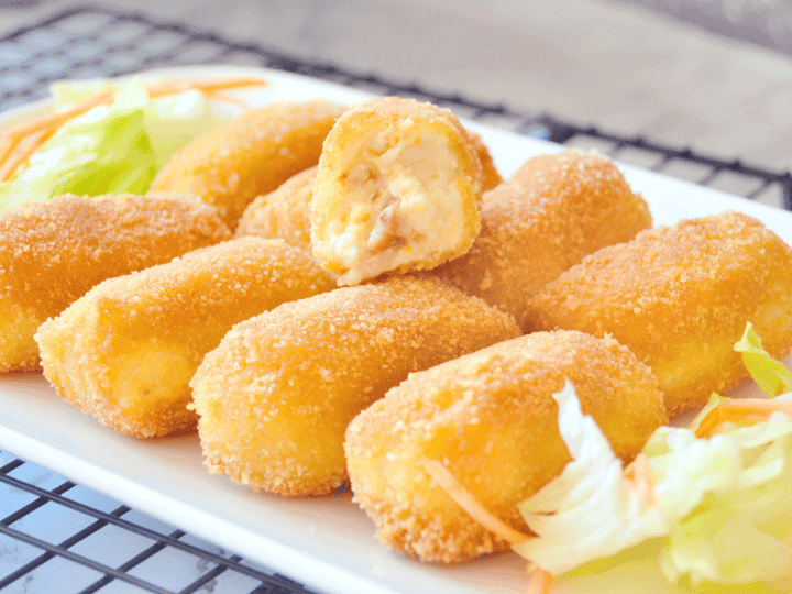 Croquetas de bacon, queso y cebolla