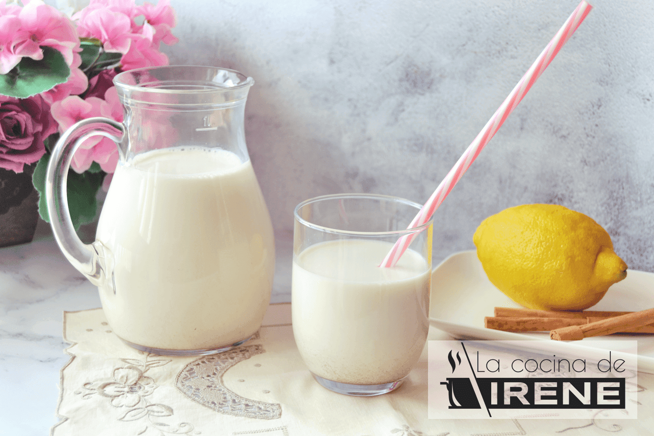 Leche preparada con canela y limón