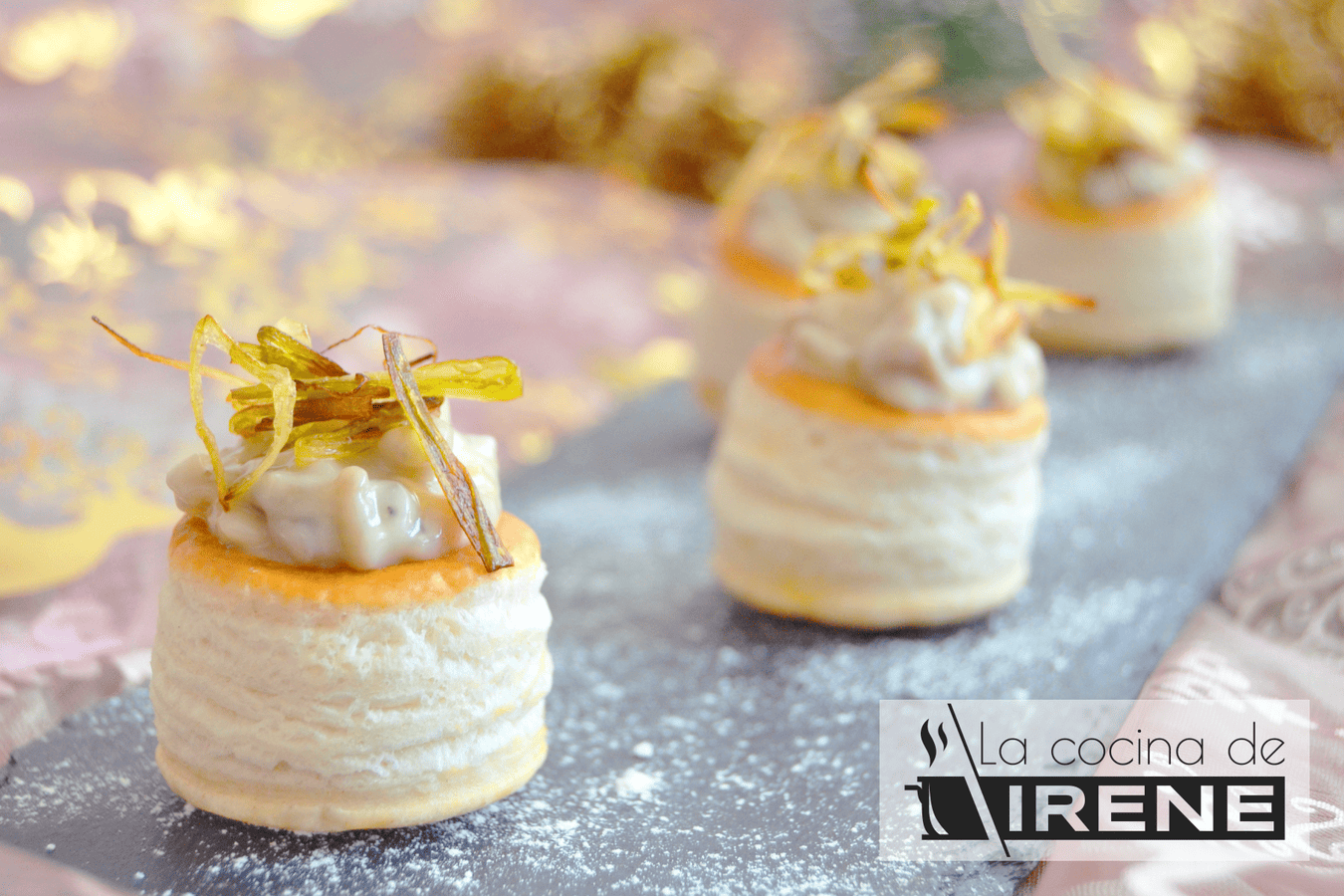Mini volovanes rellenos de pollo, champiñones y bechamel
