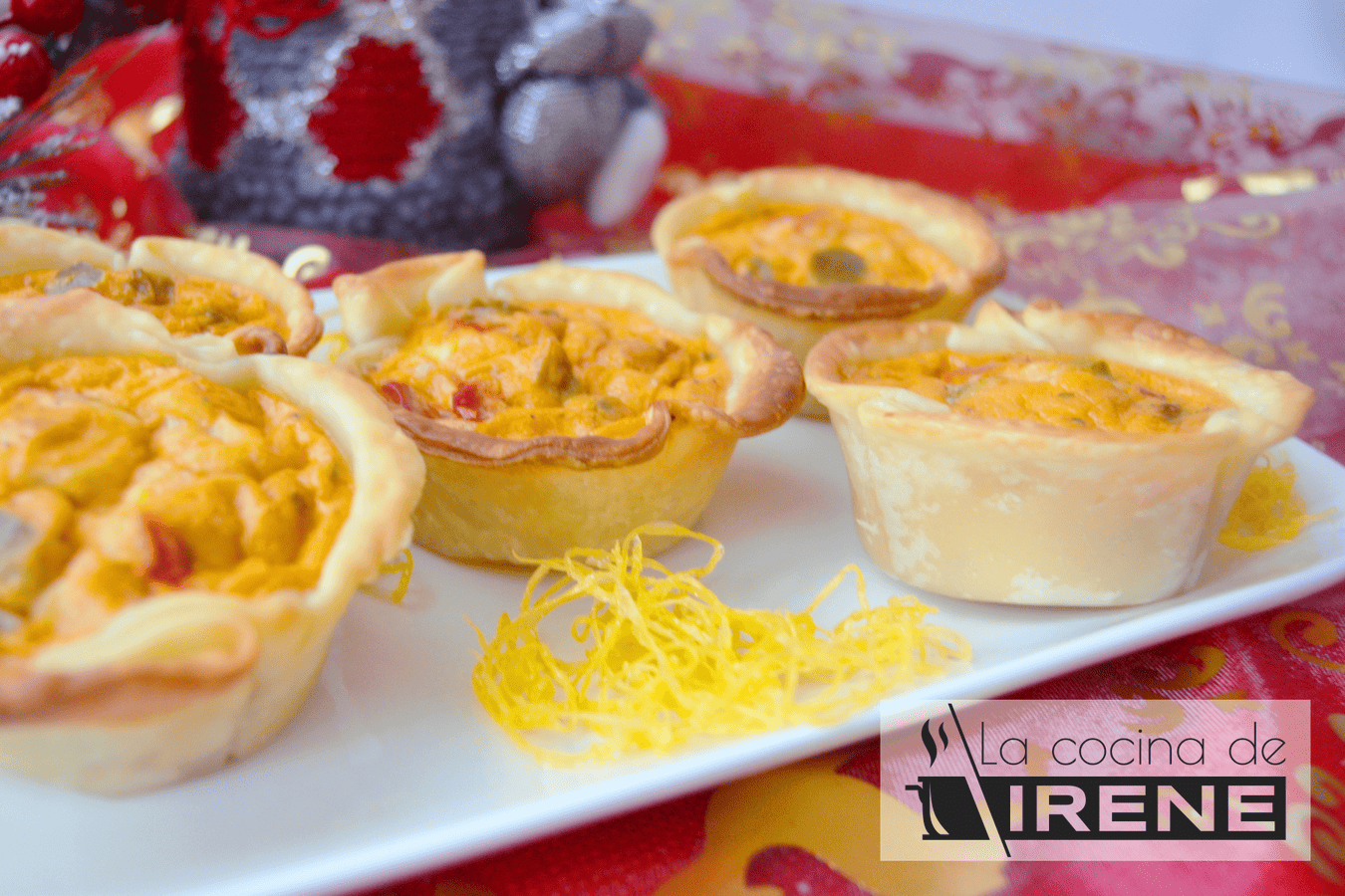 Mini quiches de pollo, pimiento y tomate