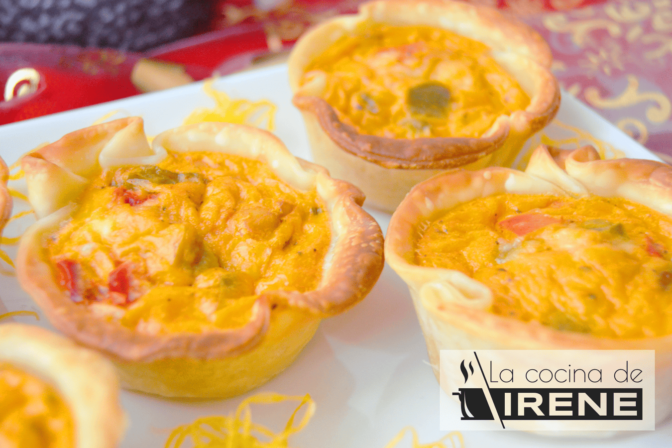 Mini quiches de pollo, pimiento y tomate