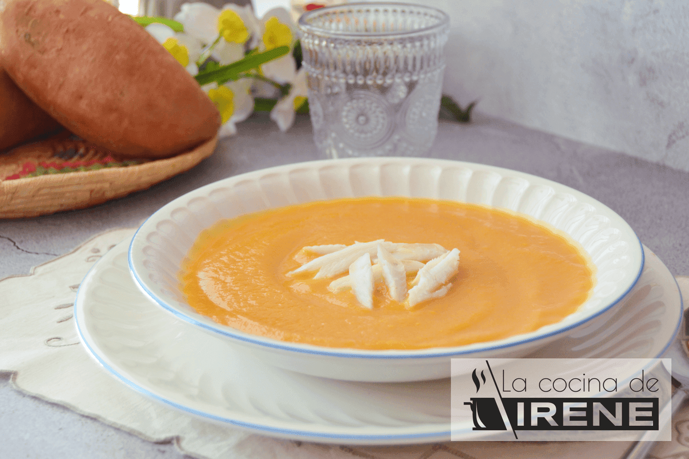 Crema de boniato, calabacín y merluza