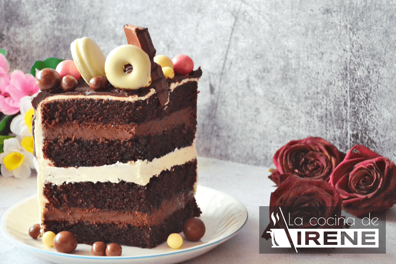 Tarta vertical de mousse de chocolate y buttercream