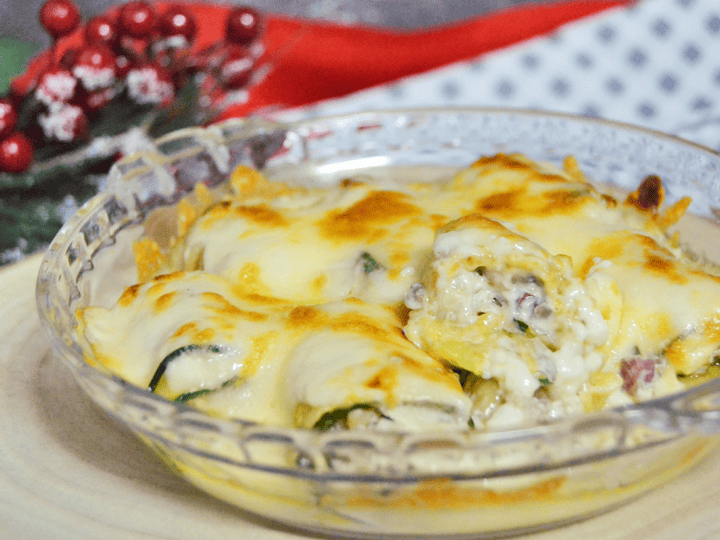 Rollitos de calabacín rellenos de pollo, bacon y champiñones