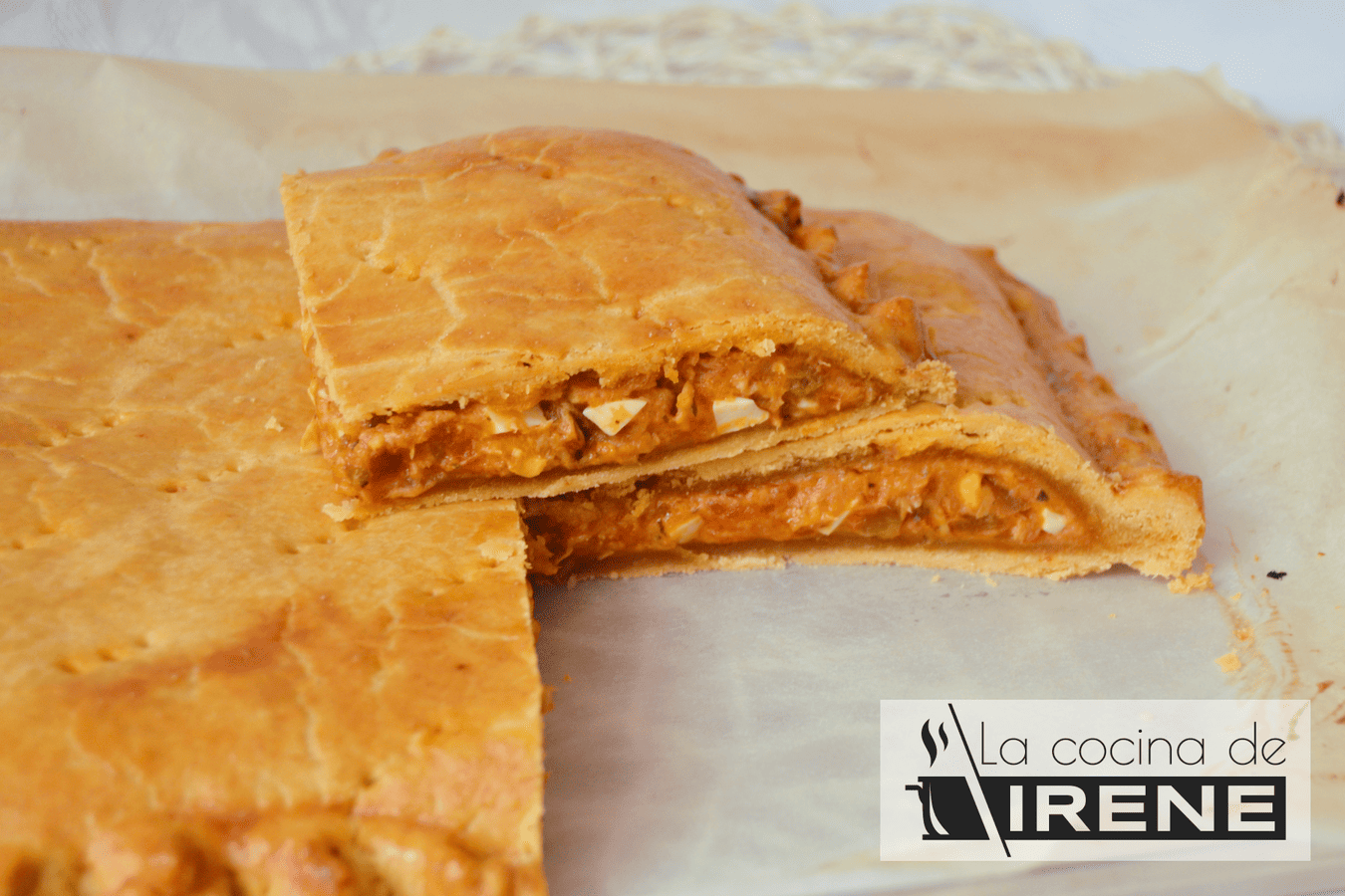 Empanada de atún, huevo y tomate