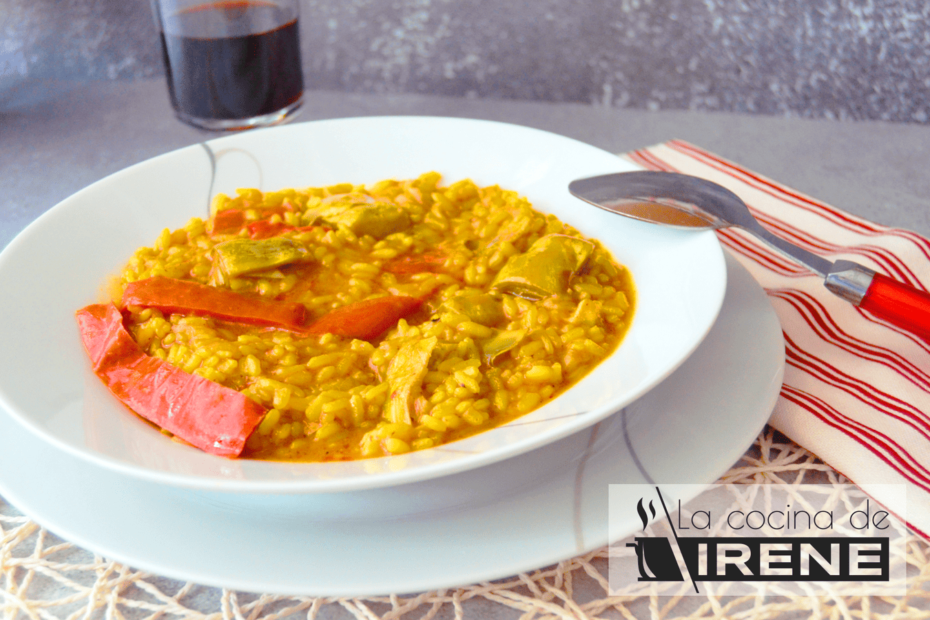 Arroz con cebolla y alcachofas