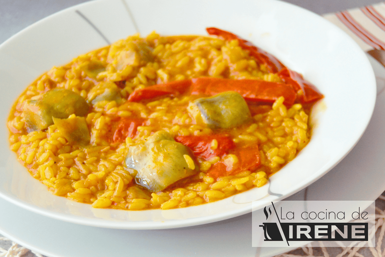Arroz con cebolla y alcachofas