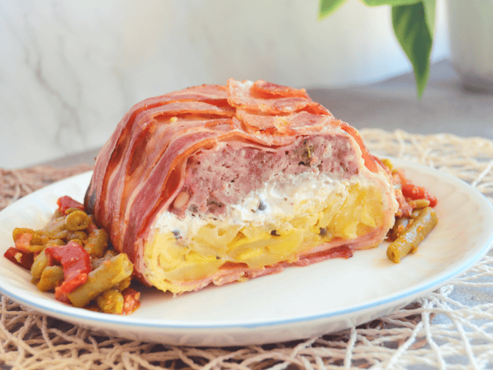 Pastel de carne y tortilla de patatas