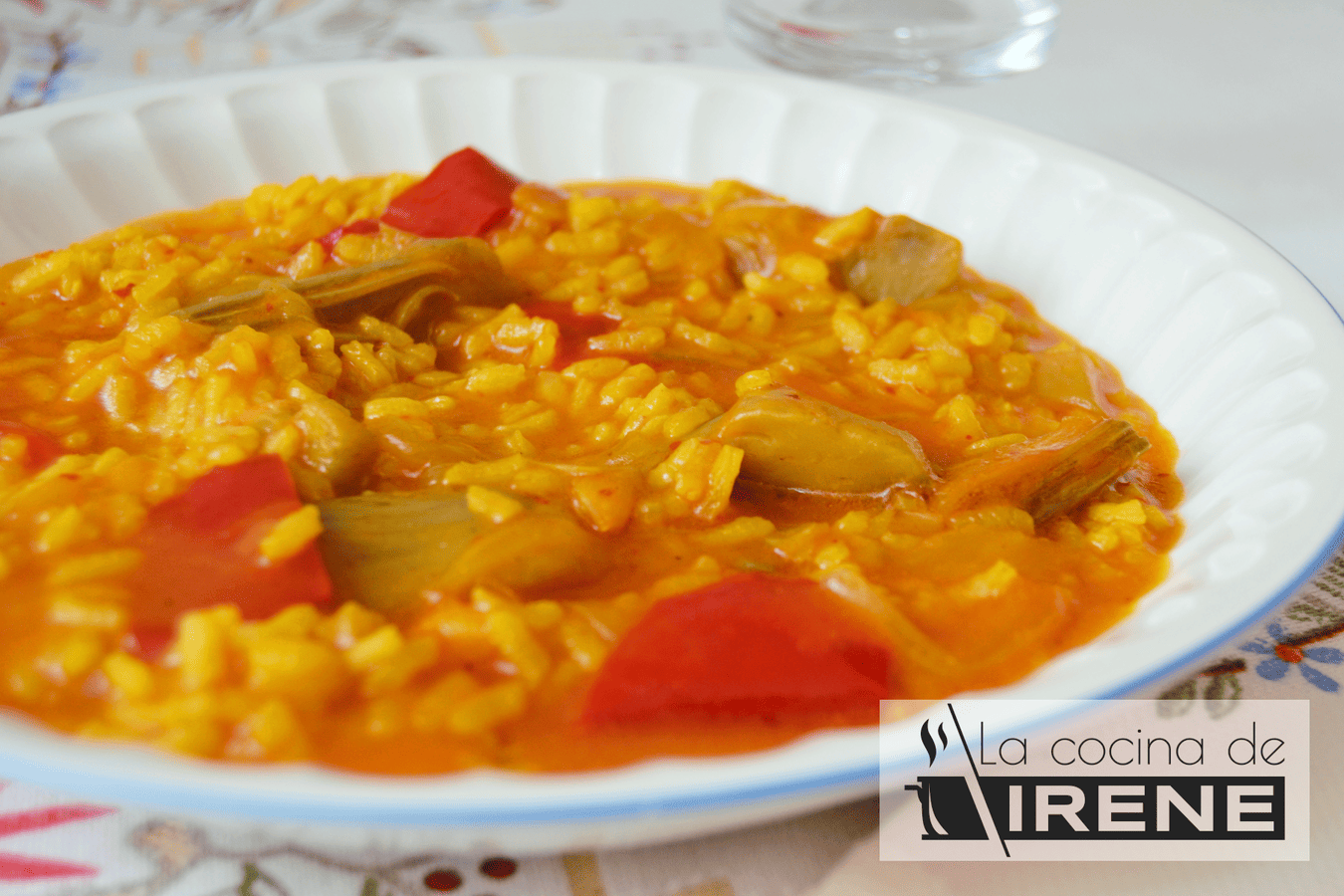 Arroz con cebolla y alcachofas
