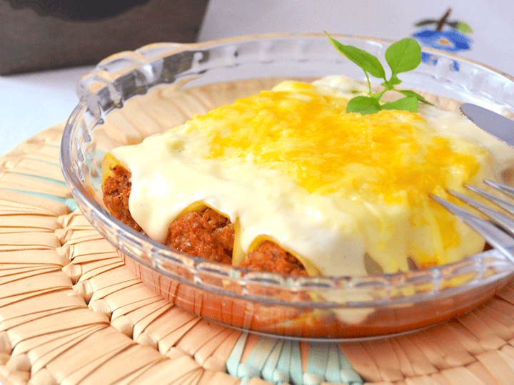 Canelones de carne picada y jamón serrano