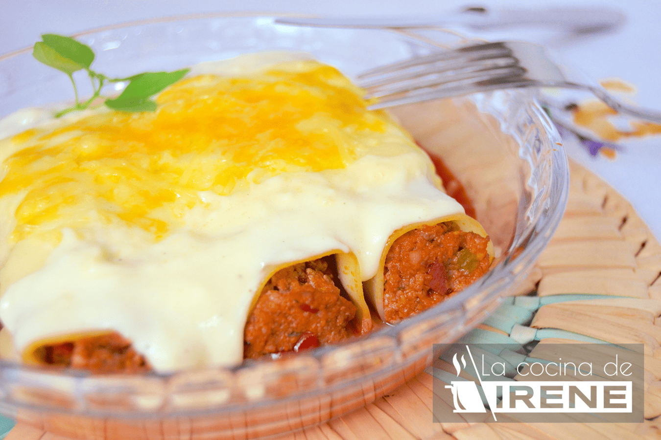 Canelones de carne picada y jamón serrano