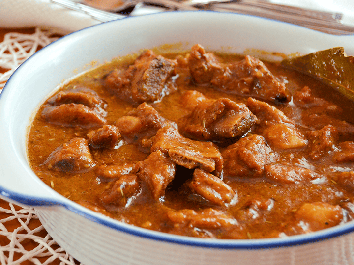 Costillas de cerdo en salsa de almendras