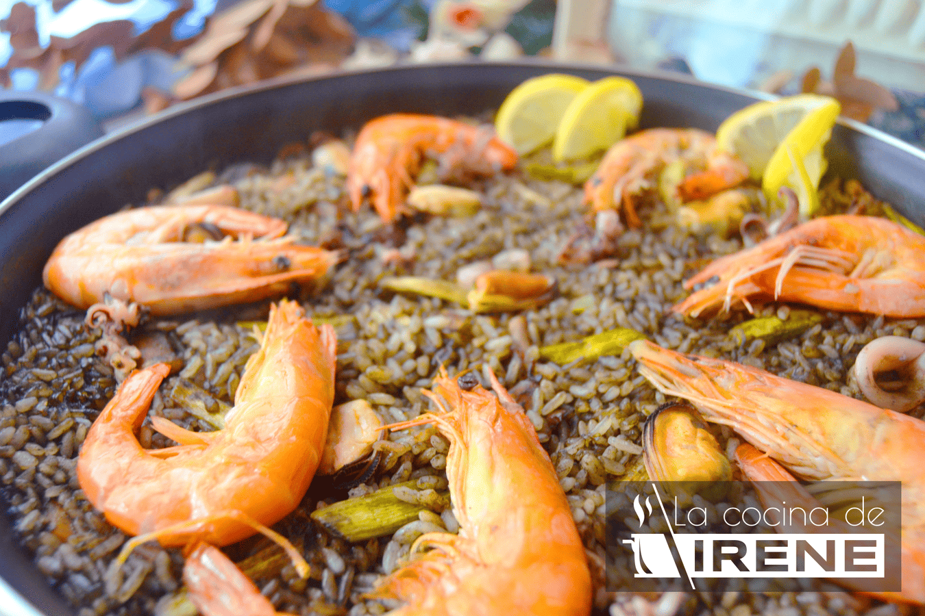 Arroz negro con chipirones y langostinos