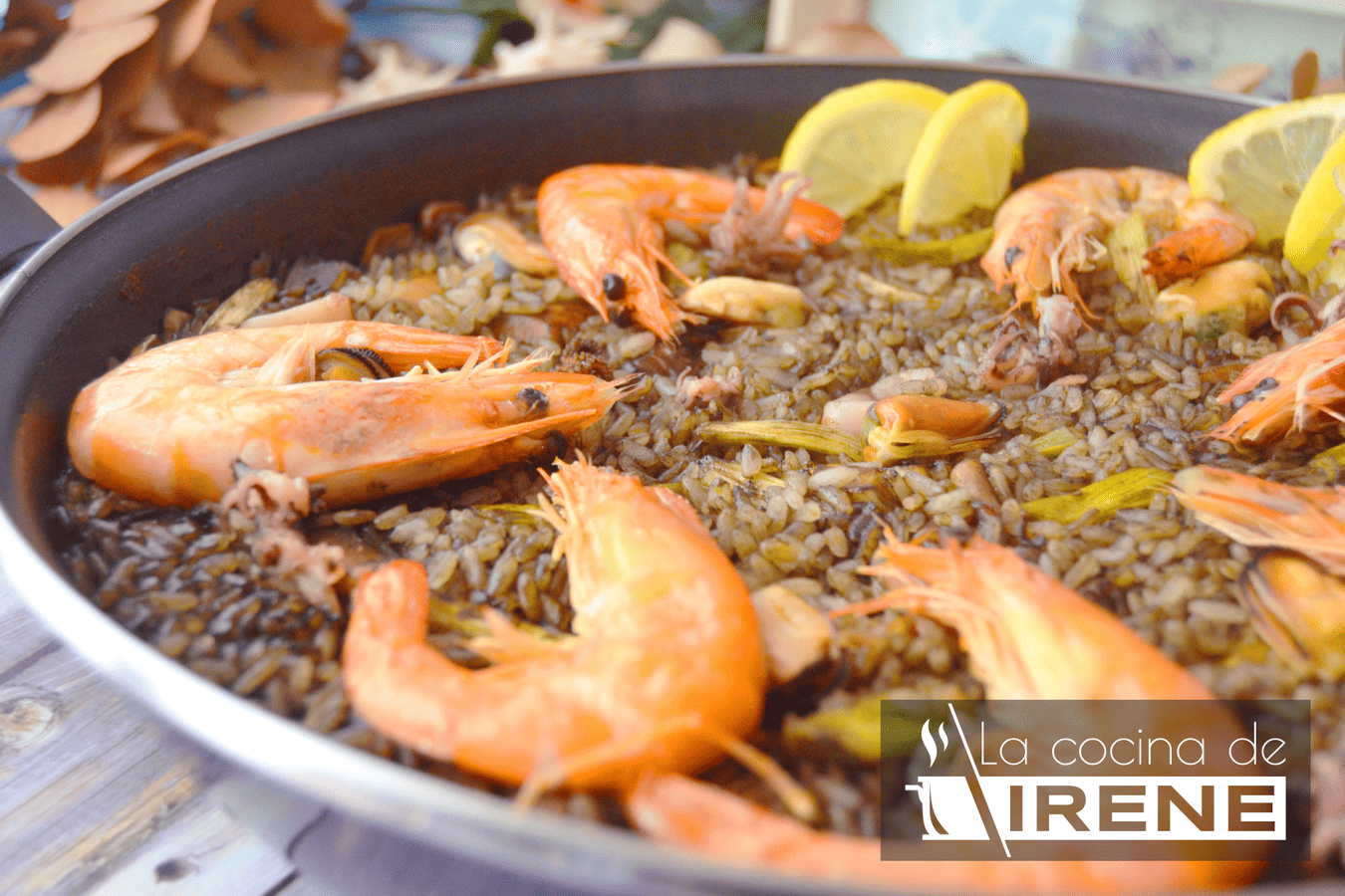 Arroz negro con chipirones y langostinos