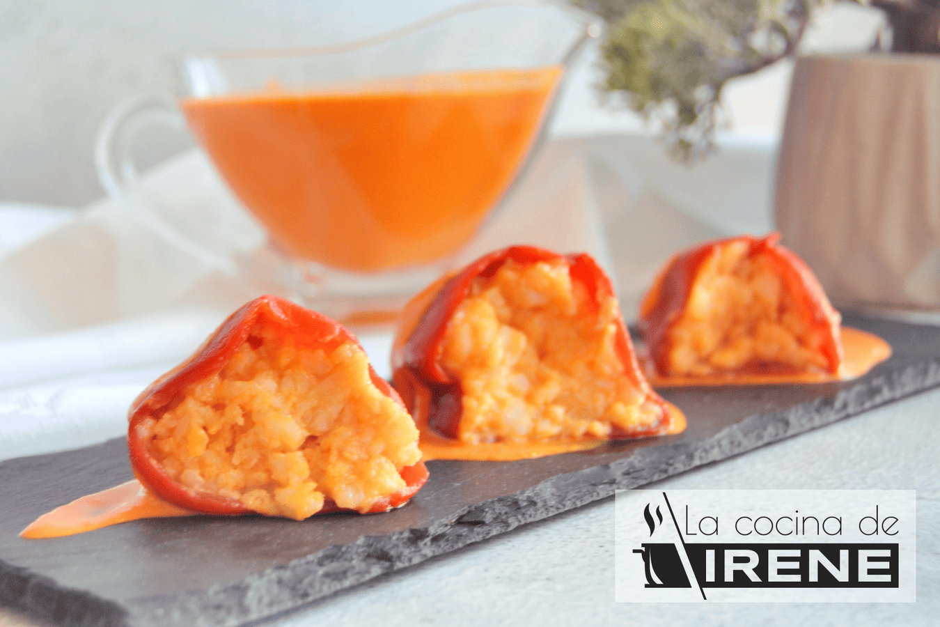 Pimientos del piquillo rellenos de merluza