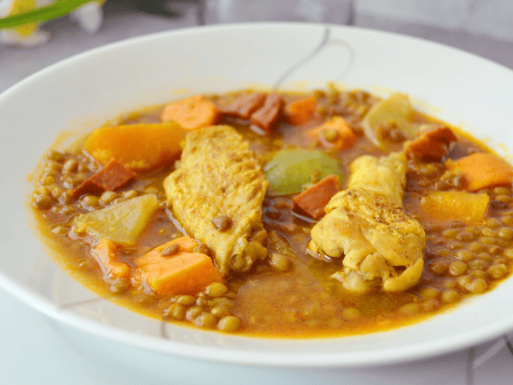 Lentejas con alitas de pollo
