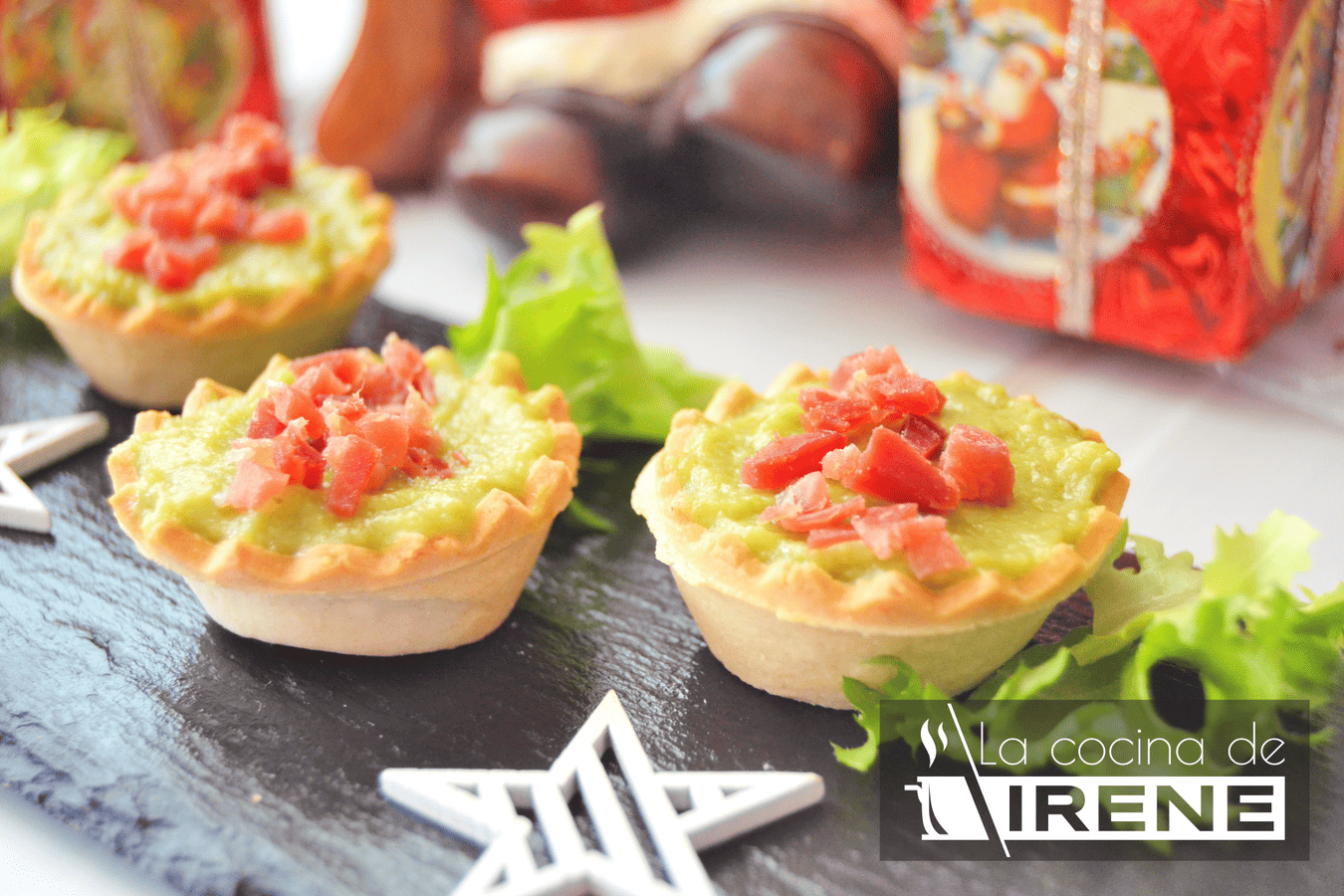 Mini tartaletas de guacamole y jamón serrano
