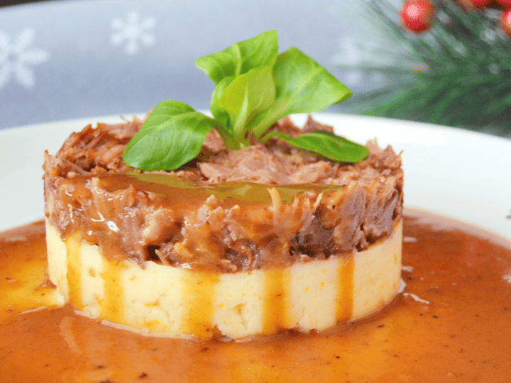 Timbal de carrilleras con puré de patata