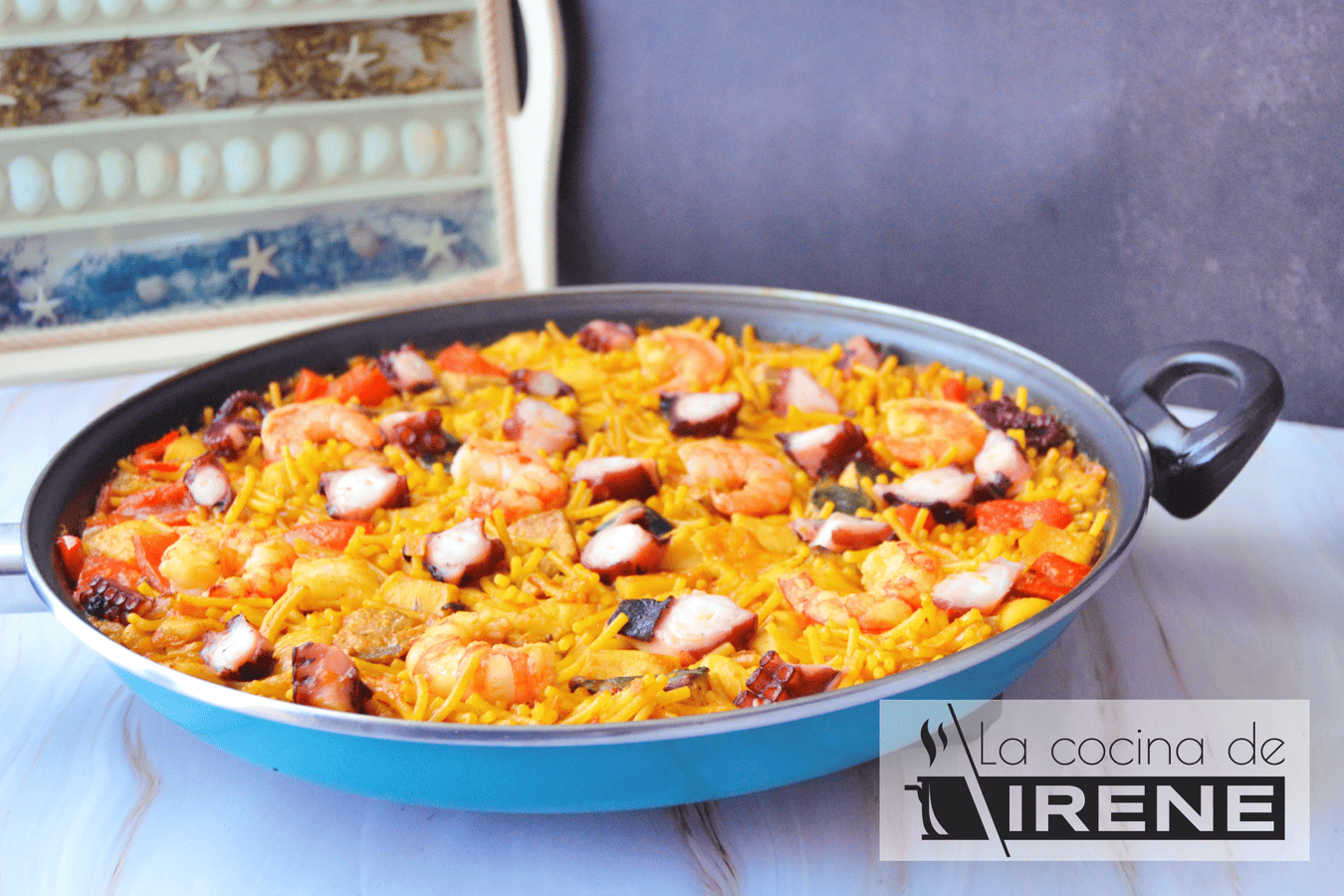 Fideuá de pulpo y langostinos