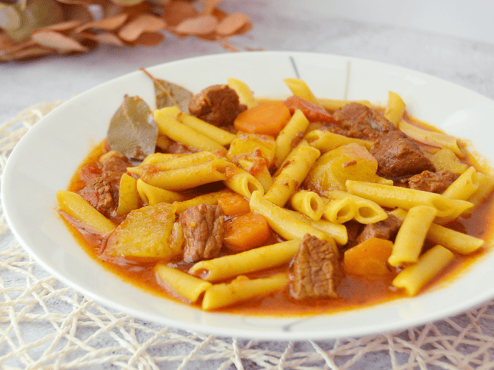 Guiso de ternera con macarrones