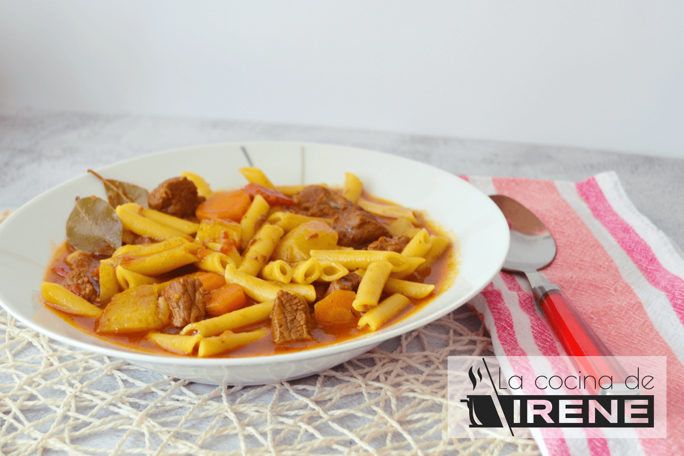 Guiso de ternera con macarrones