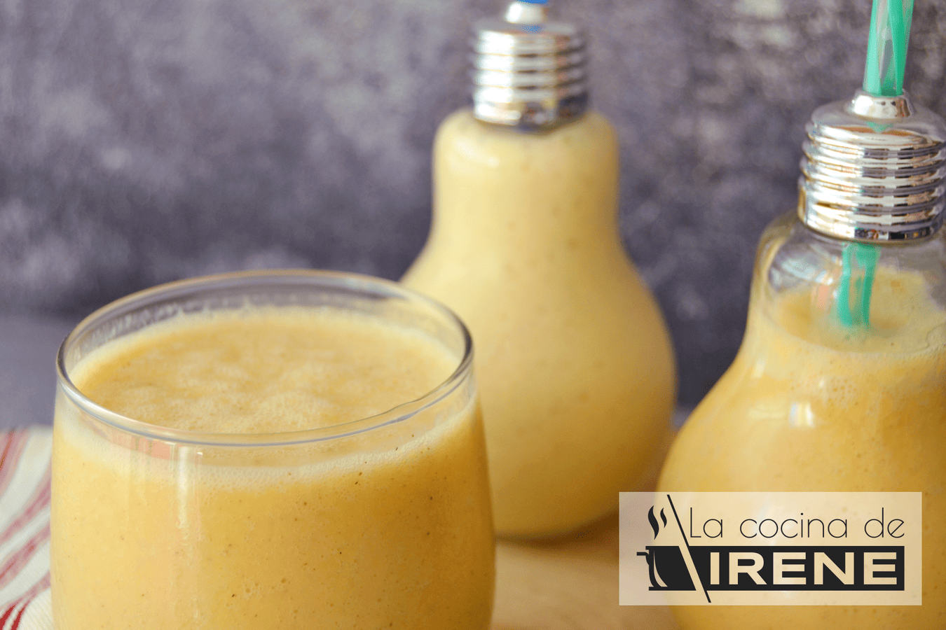 Batido de mango, melocotón y papaya